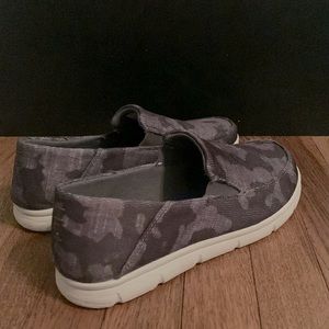 HUK Gear Shoes Running Lakes Performance Brewster Size 10